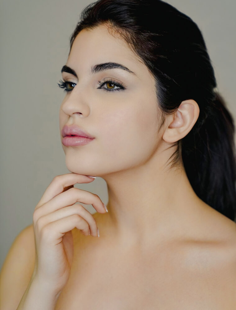 JAWLINE CONTOURING donna